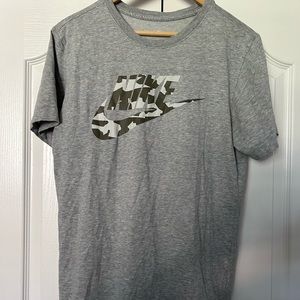 Nike camo logo t shirt